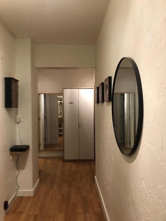 2 Centre